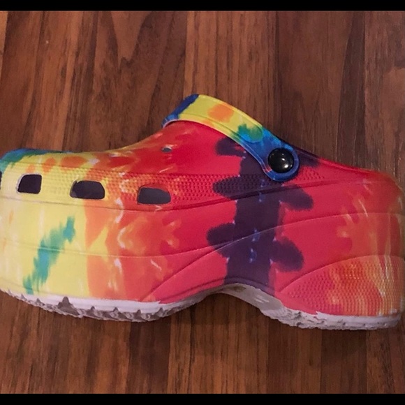 SOLD‼️‼️‼️Cape Robbin Gardener Platform Crocs‼️ - Picture 2 of 4